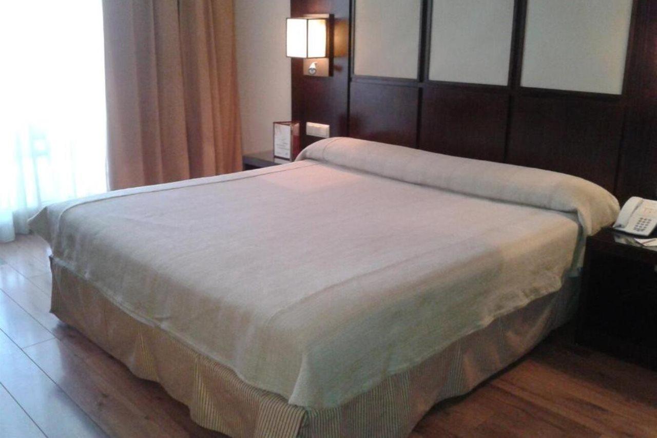 Hotel Isla De La Garena Αλκαλά ντε Ενάρες Εξωτερικό φωτογραφία