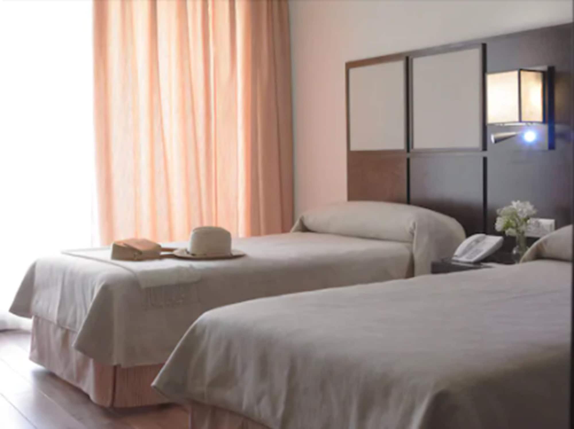 Hotel Isla De La Garena Αλκαλά ντε Ενάρες Δωμάτιο φωτογραφία
