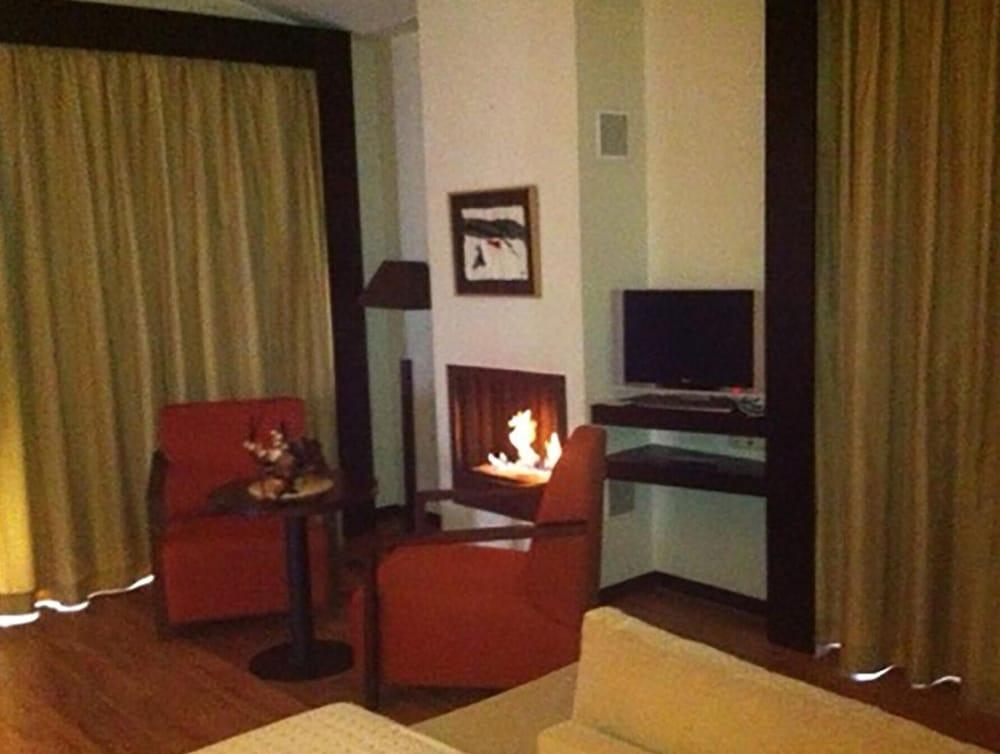 Hotel Isla De La Garena Αλκαλά ντε Ενάρες Εξωτερικό φωτογραφία