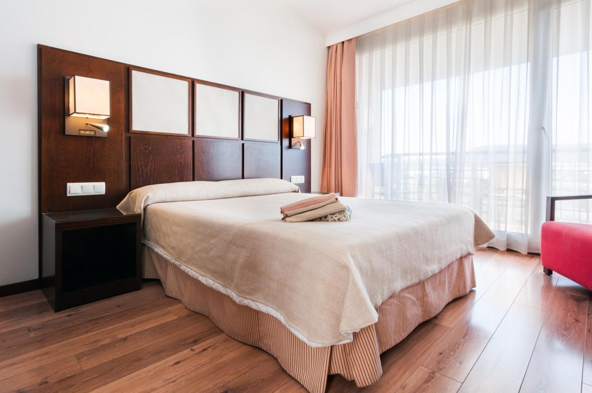 Hotel Isla De La Garena Αλκαλά ντε Ενάρες Εξωτερικό φωτογραφία