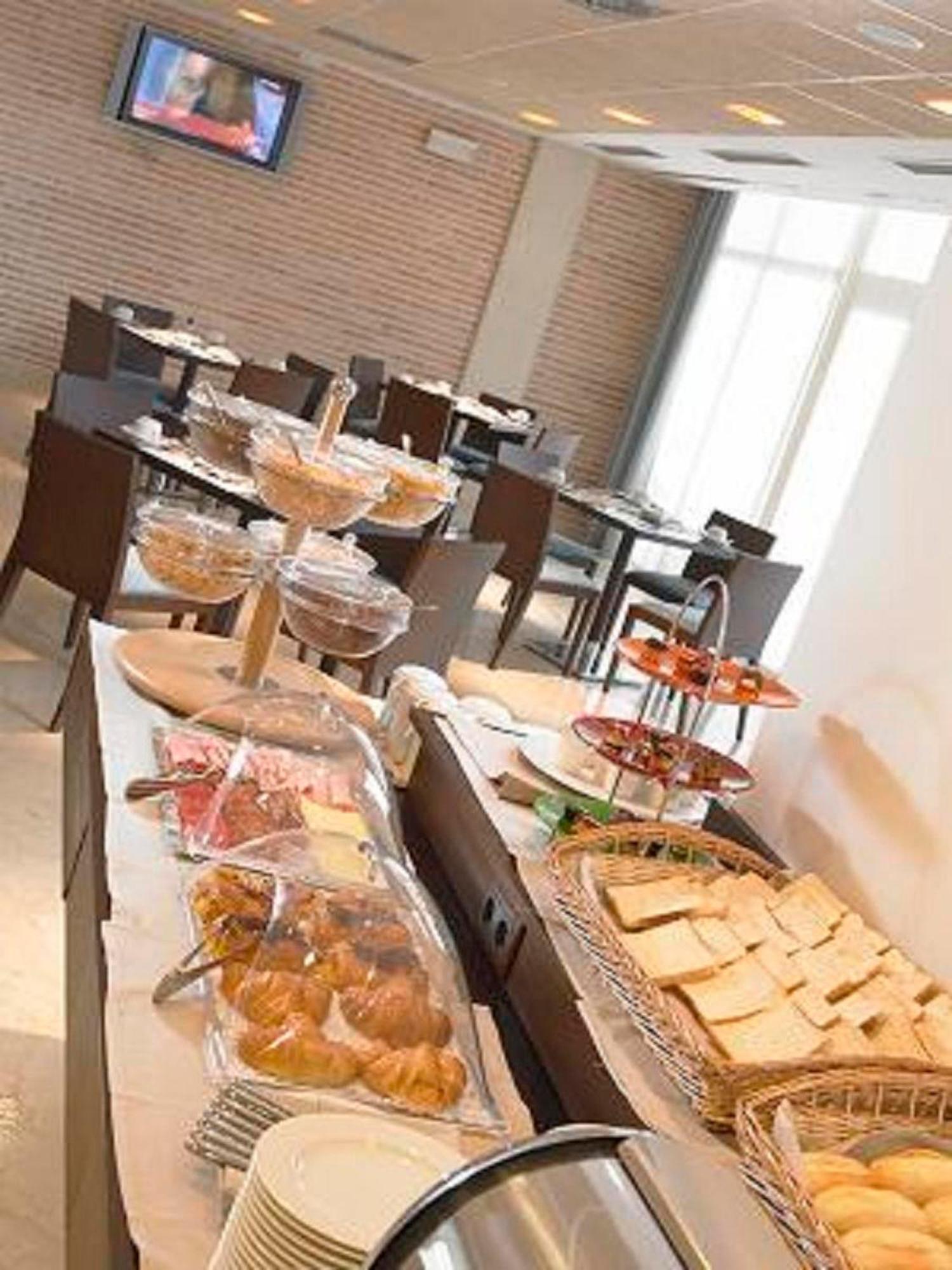 Hotel Isla De La Garena Αλκαλά ντε Ενάρες Εστιατόριο φωτογραφία