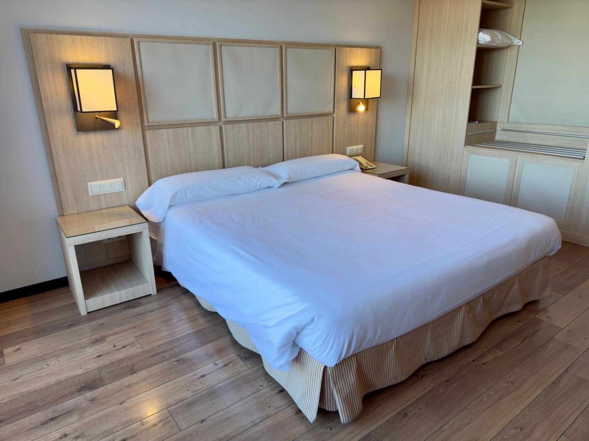 Hotel Isla De La Garena Αλκαλά ντε Ενάρες Εξωτερικό φωτογραφία